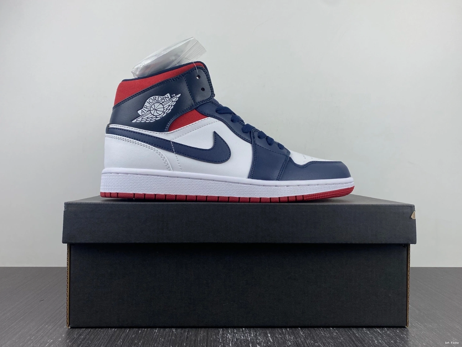 Jordan 1 USA Mid - 852542-104 SE 0518